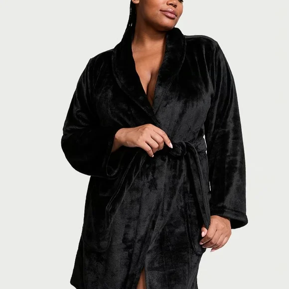 Victoria's Secret Plush Black Robe - Picture 4 of 6